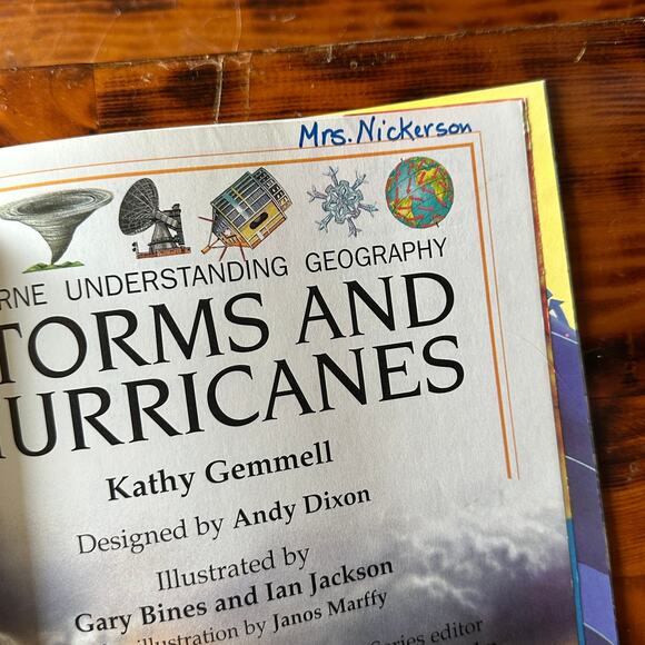 Vintage 1996 Usborne Understanding Geography Storms & Hurricanes Paperback Book - Picture 2 of 9